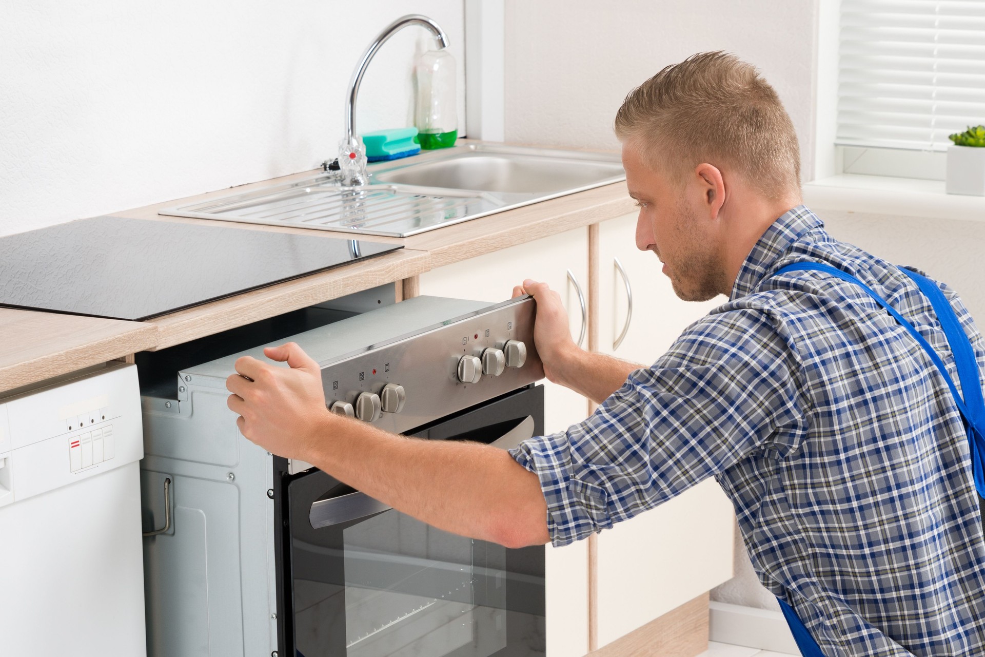 Oven repair in Sherman Oaks
